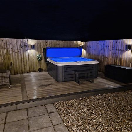 No 1 The Paddock - Spacious Holiday Home With A Hot Tub บู๊ด ภายนอก รูปภาพ