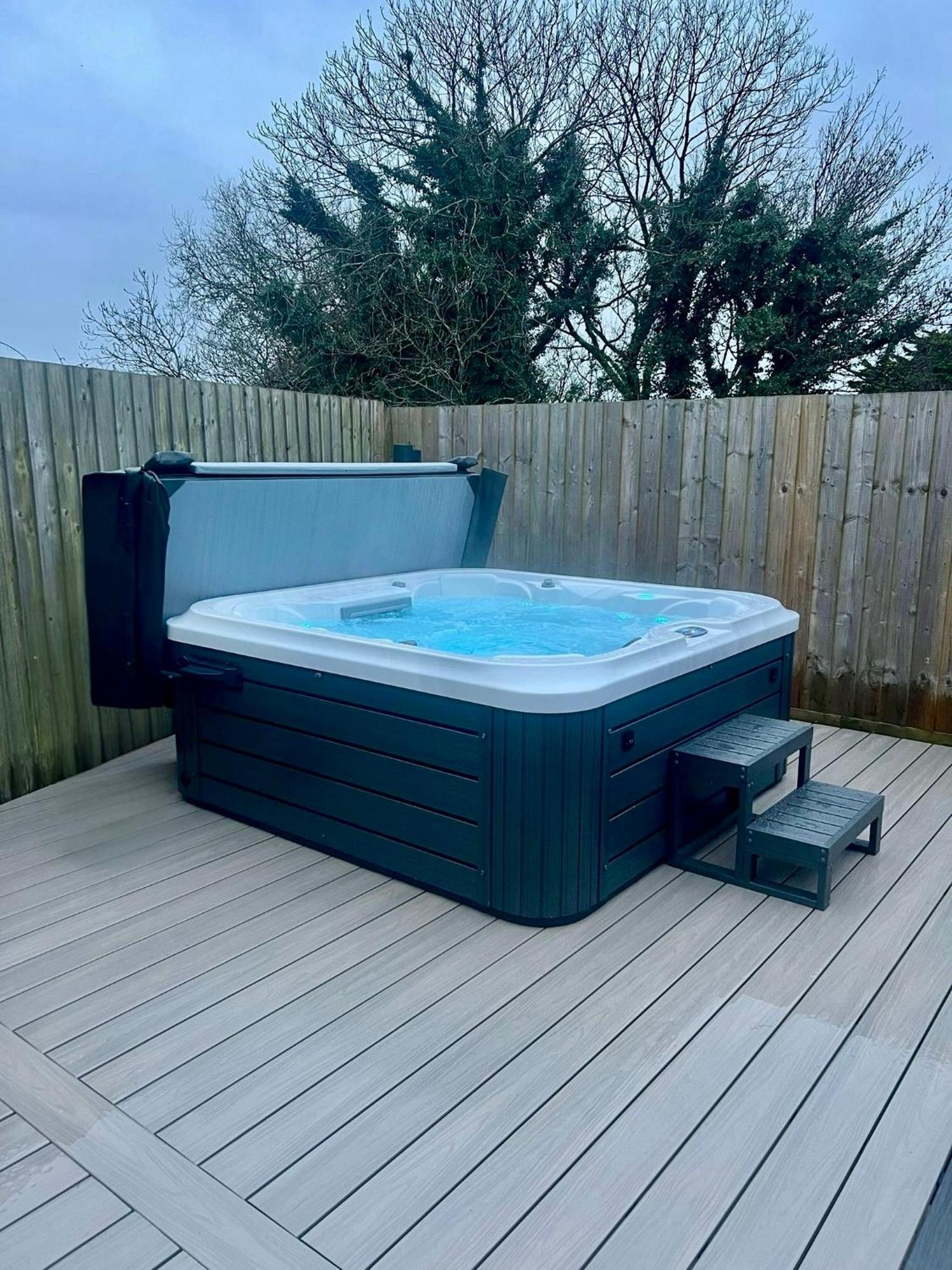 No 1 The Paddock - Spacious Holiday Home With A Hot Tub บู๊ด ภายนอก รูปภาพ